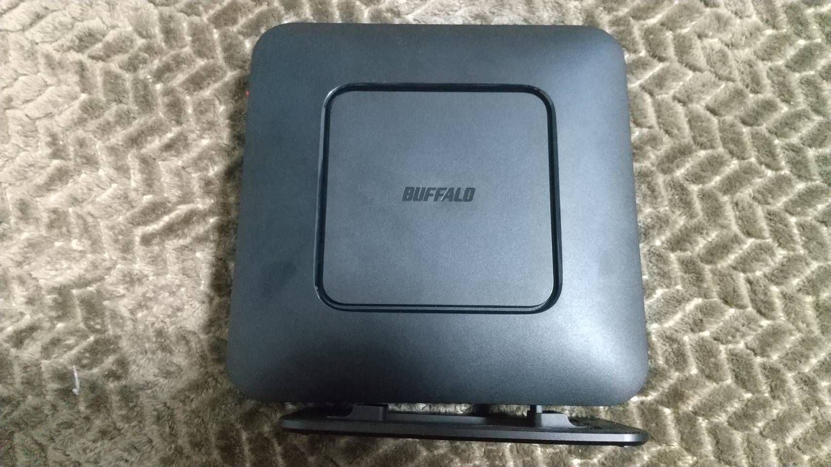 バッファーロー(Buffalo)の Wifiルーター WSR-1166DHP3/MBK 11ac